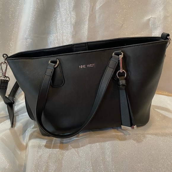 Nine West Handbags - 🆕️ Nine West Black Tote